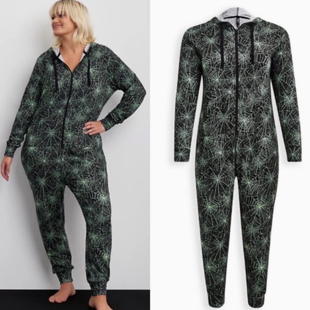 Spiderweb FLEECE HOODED LOUNGE ONESIE 1/2